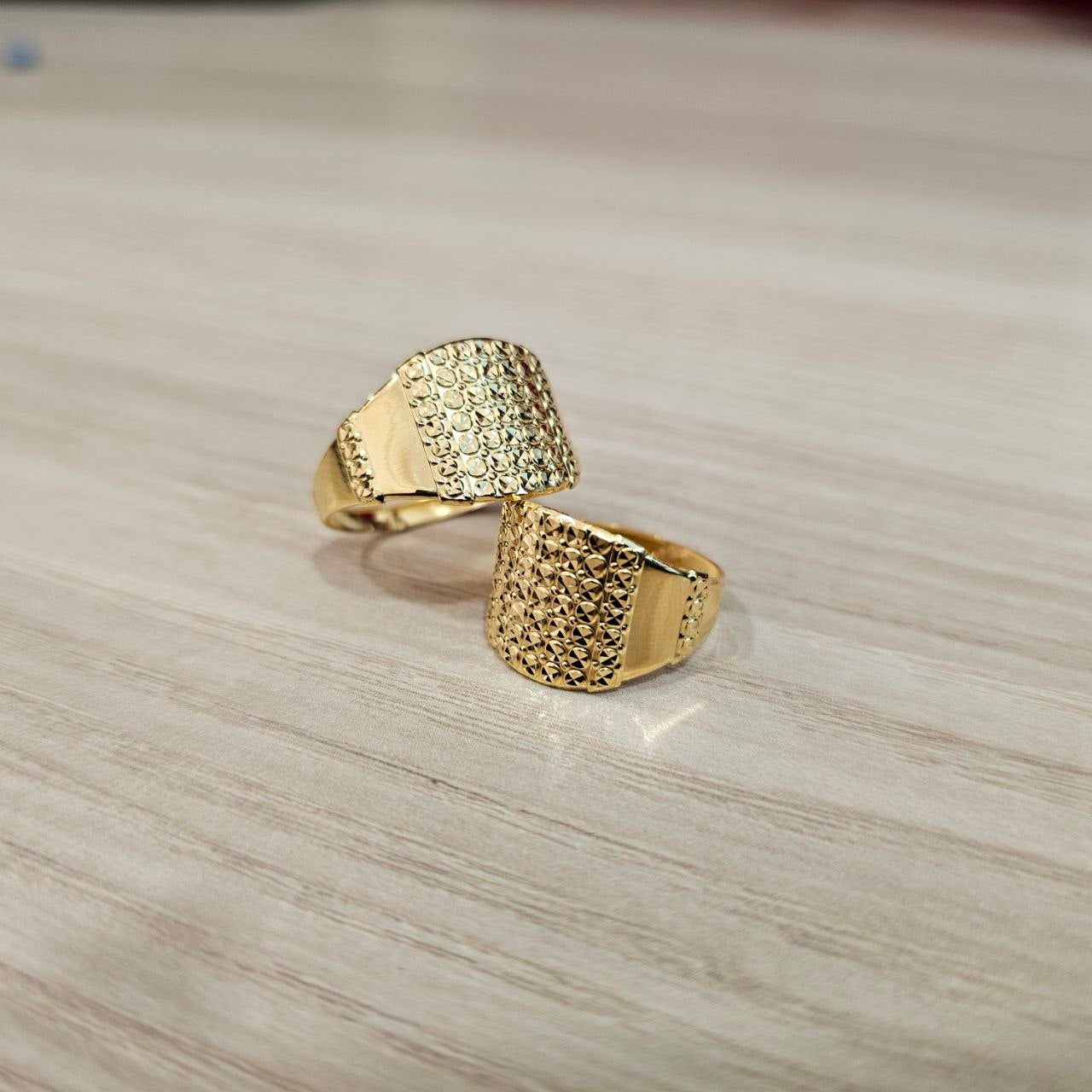 916 Gold Nuggets Ring Full Gold Feather Light