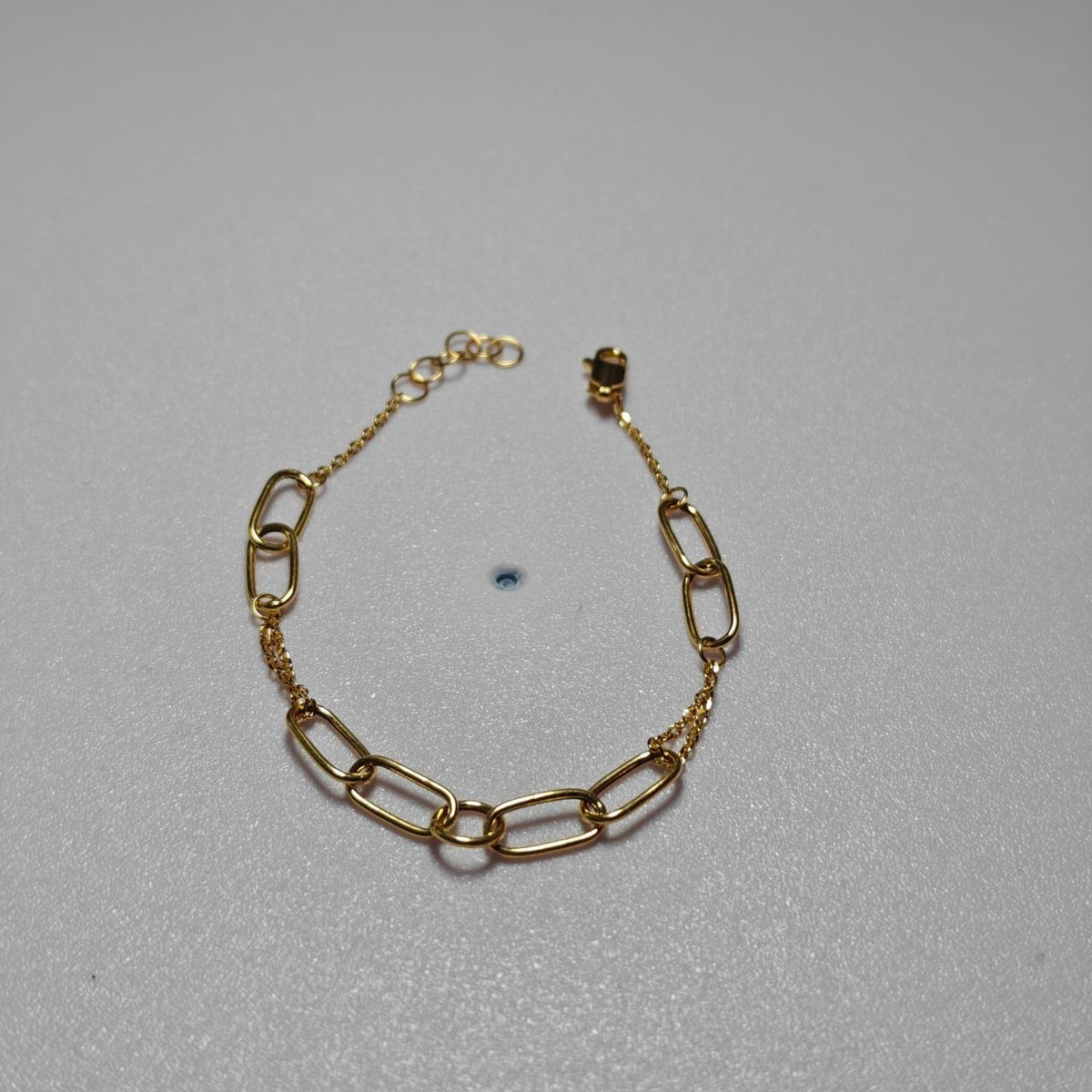 916 Gold WanZi Loop Bracelet | Adjustable 22K Gold Design